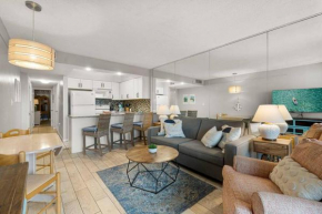 Snowbird rate! Heated pool, steps to private beach